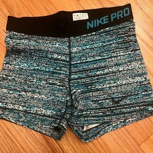 Nike pro women’s spandex size medium